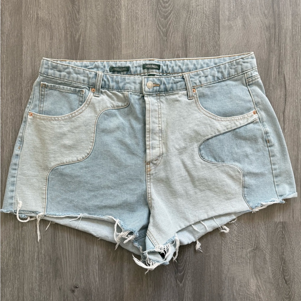 Wild Fable High-Rise Cutoff Distressed Jean Shorts | Size 17